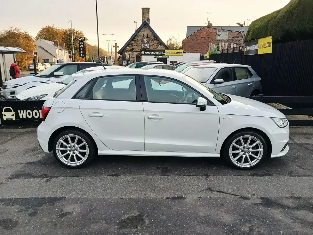 Used Audi A1 Sportback S-Line 116 HP (85 kW) 2018 White Hatchback