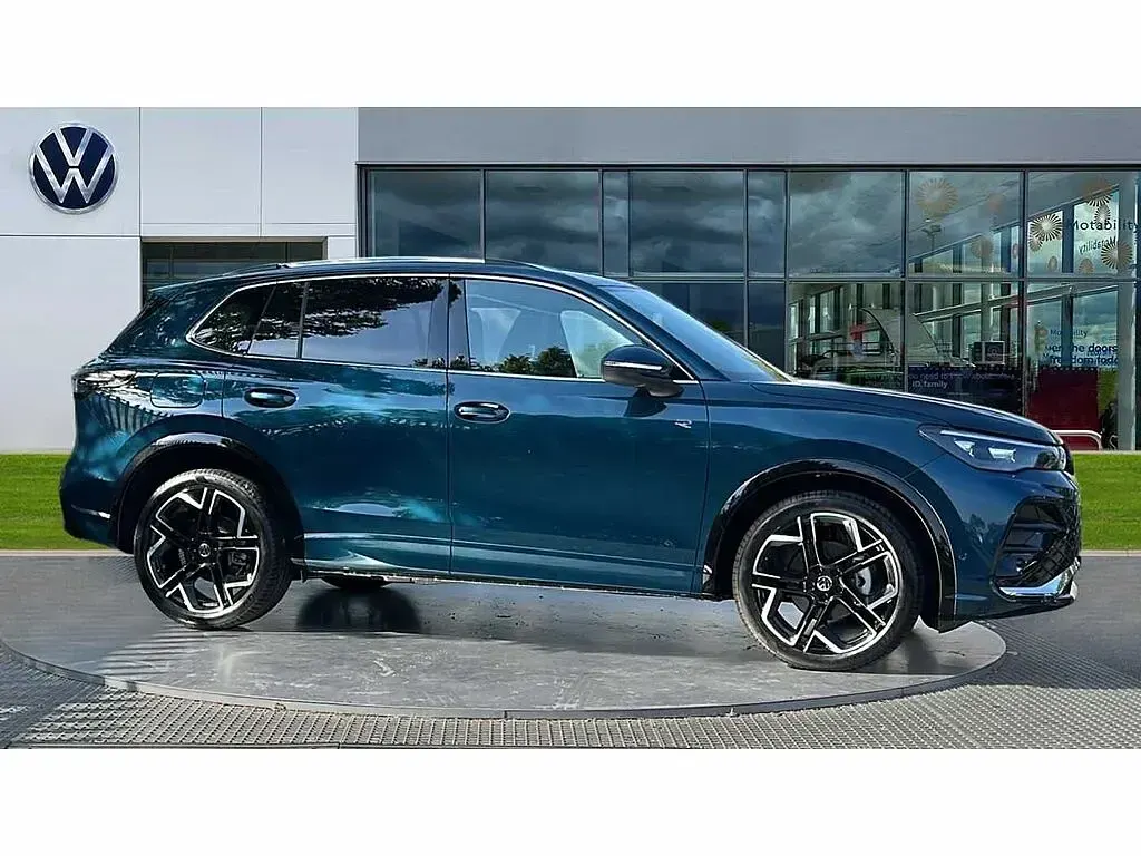 New VW Tiguan R-line 150 HP (110 kW) 2026 Nightshade blue metallic SUV