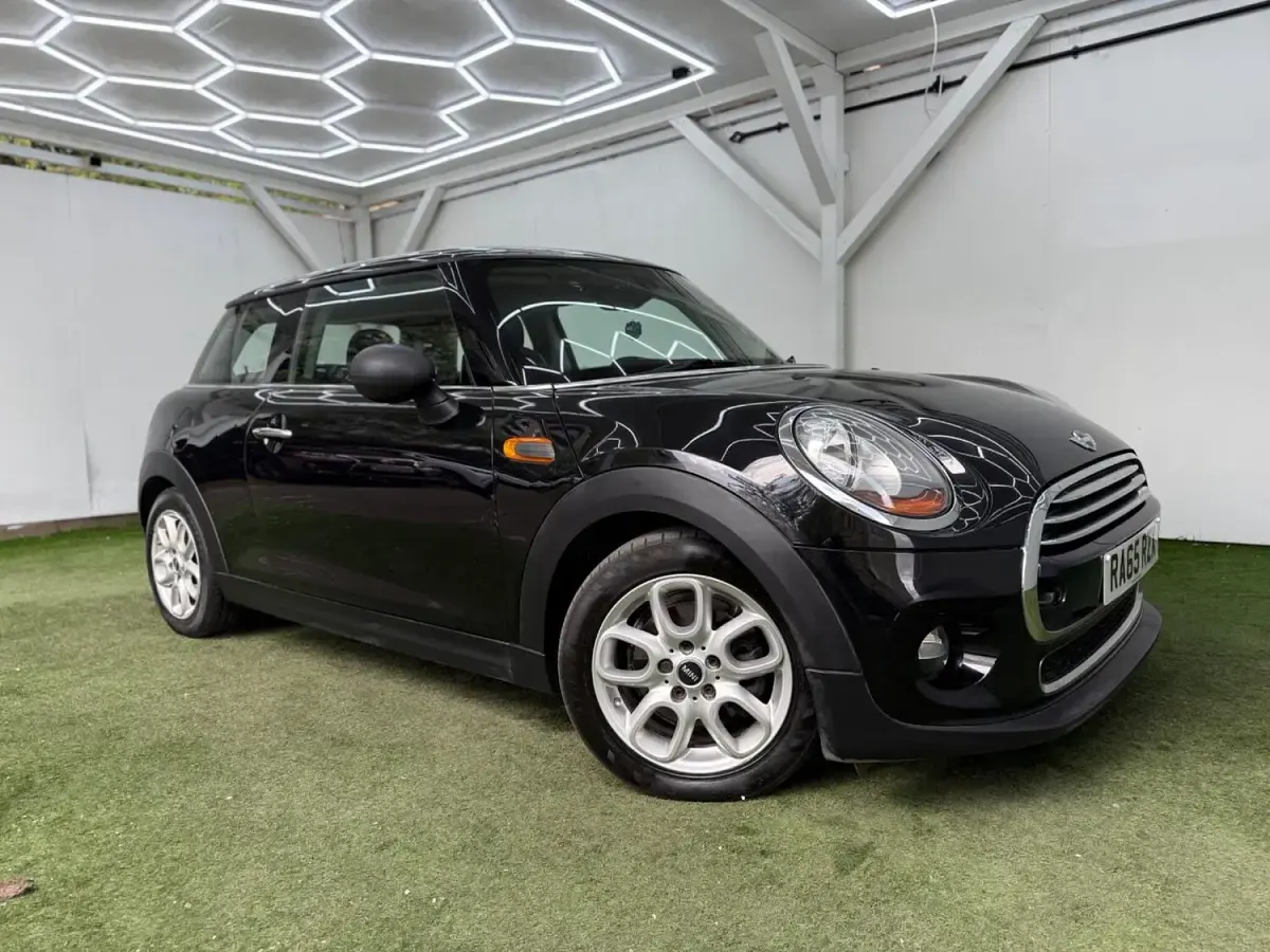 Used Mini Cooper Hatch 136 HP (100 kW) 2015 Black Hatchback