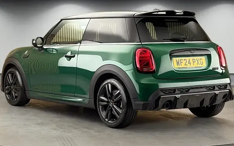 Używany Mini Cooper Hatch 136 KM (100 kW) 2023 Zielony Hatchback