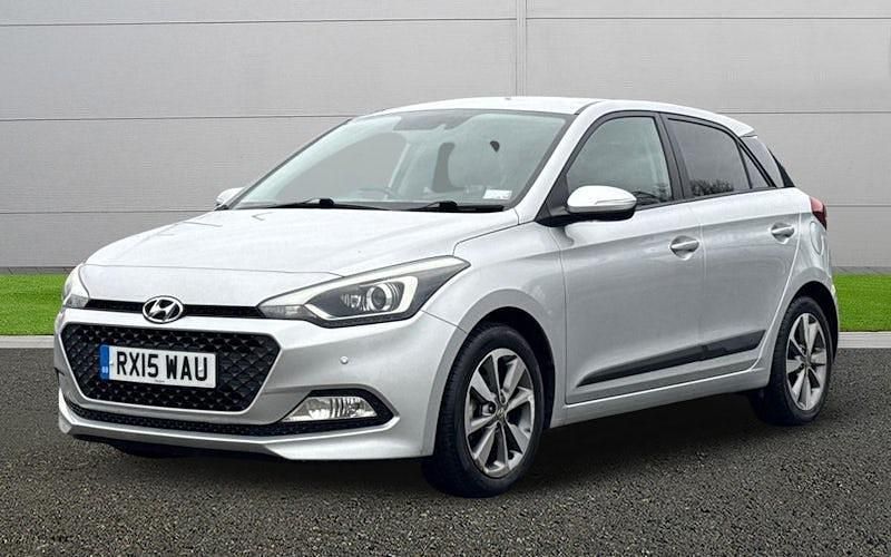 Używany Hyundai i20 Premium 101 KM (74 kW) 2015 Srebrny Hatchback