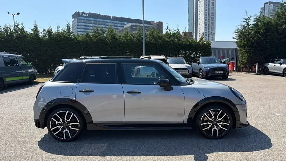 Used Mini Cooper Hatch 113 kW (154 HP) 2025 Silver Hatchback