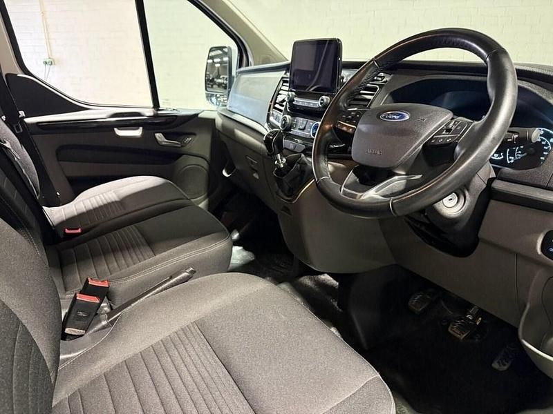 Käytetty Ford Transit Custom Limited 130 HP (95 kW) 2021 Valkoinen Van