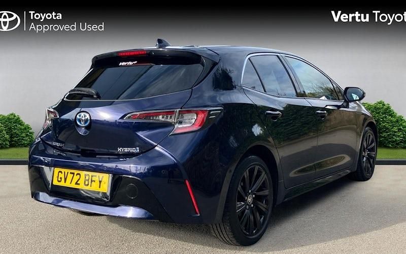 Used Toyota Corolla Design 122 HP (89 kW) 2022 Blue Hatchback