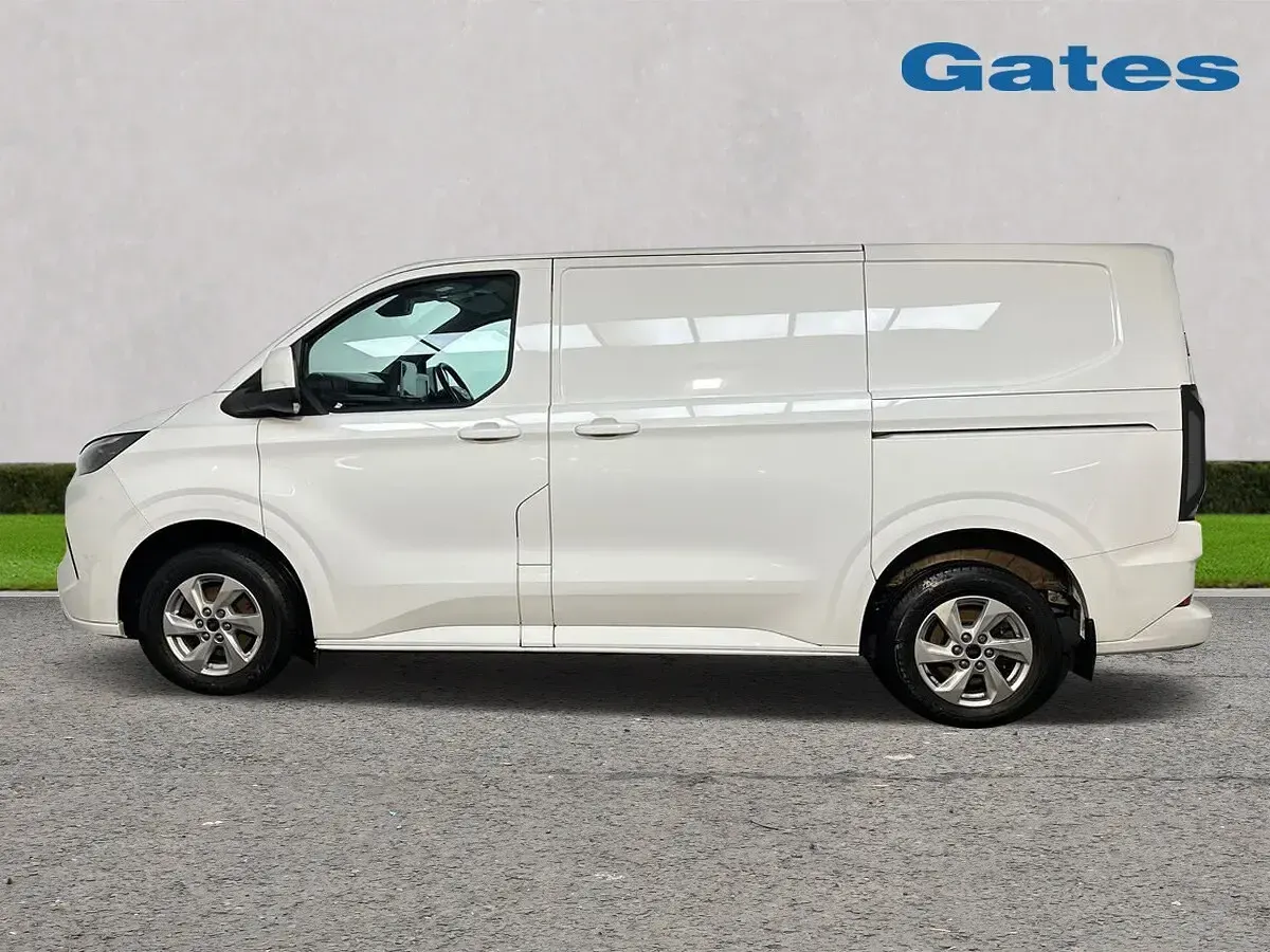 Used Ford Transit Custom Limited 136 HP (100 kW) 2024 White Van