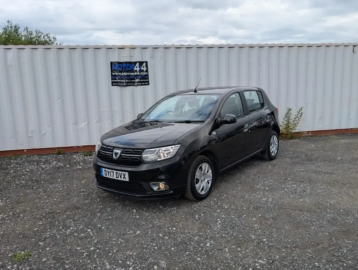 Used Dacia Sandero Lauréate 90 HP (66 kW) 2017 Black Hatchback