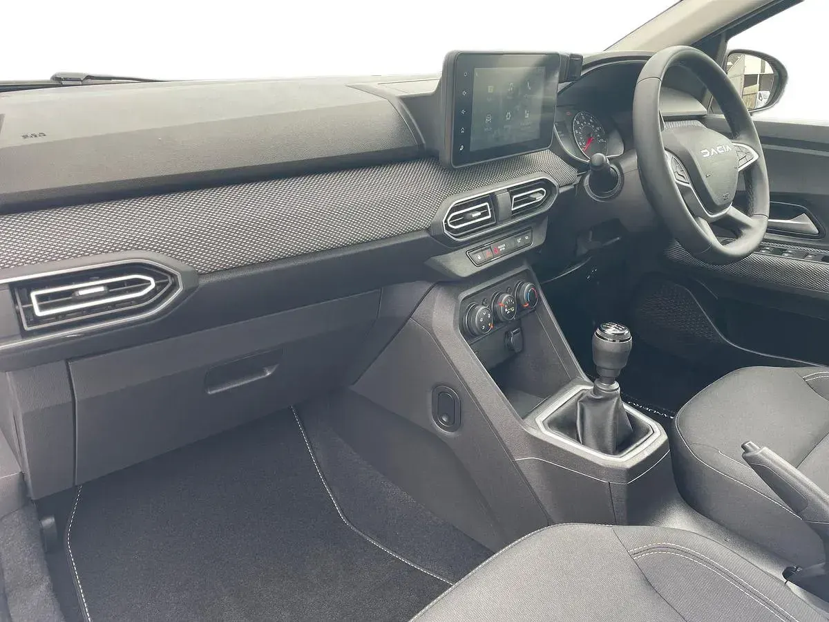 Used Dacia Sandero Expression 91 HP (66 kW) 2023 White Hatchback