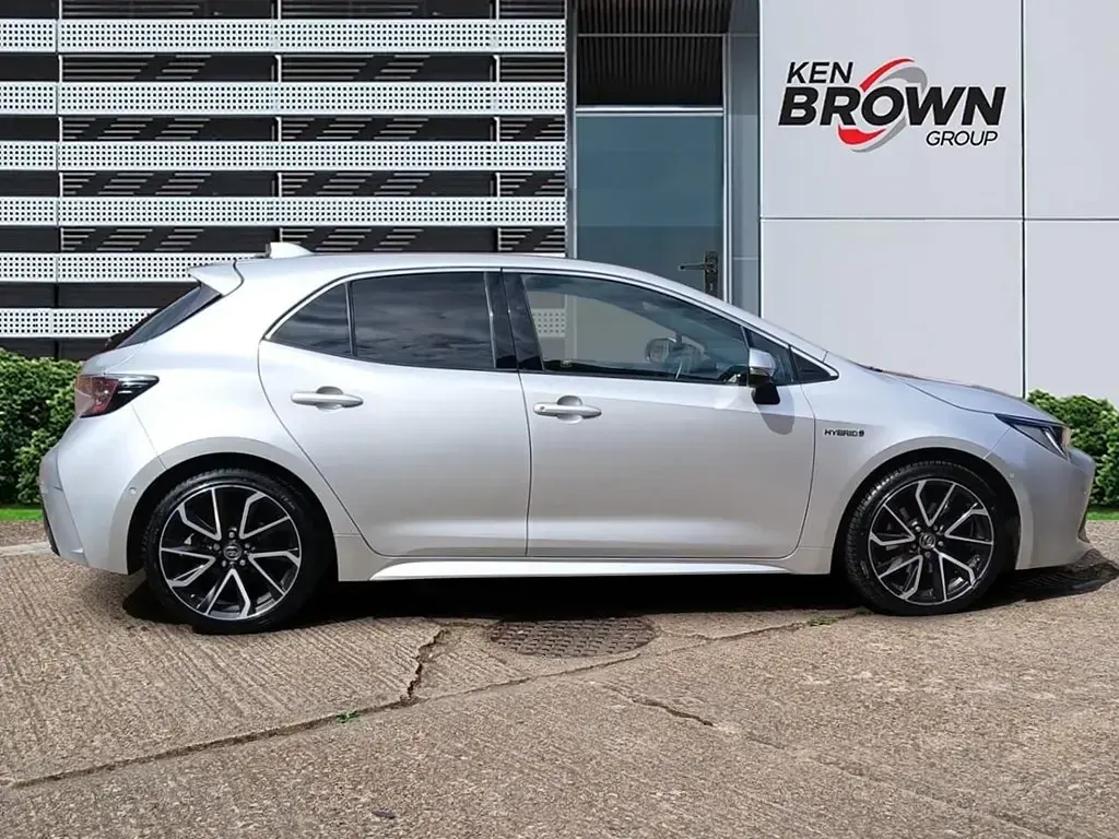 Used Toyota Corolla 168 HP (123 kW) 2019 Silver Hatchback