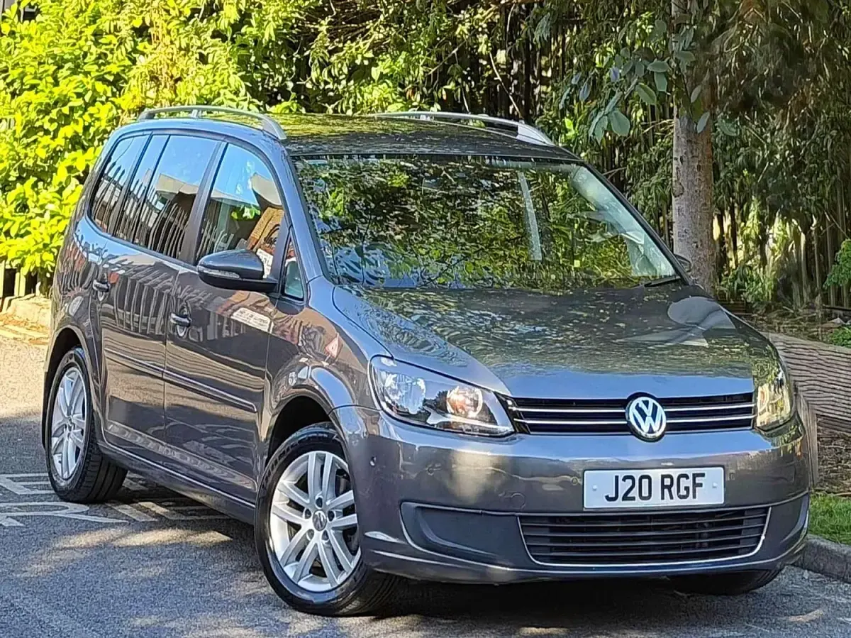 Used VW Touran SE 105 HP (77 kW) 2015 Grey MPV