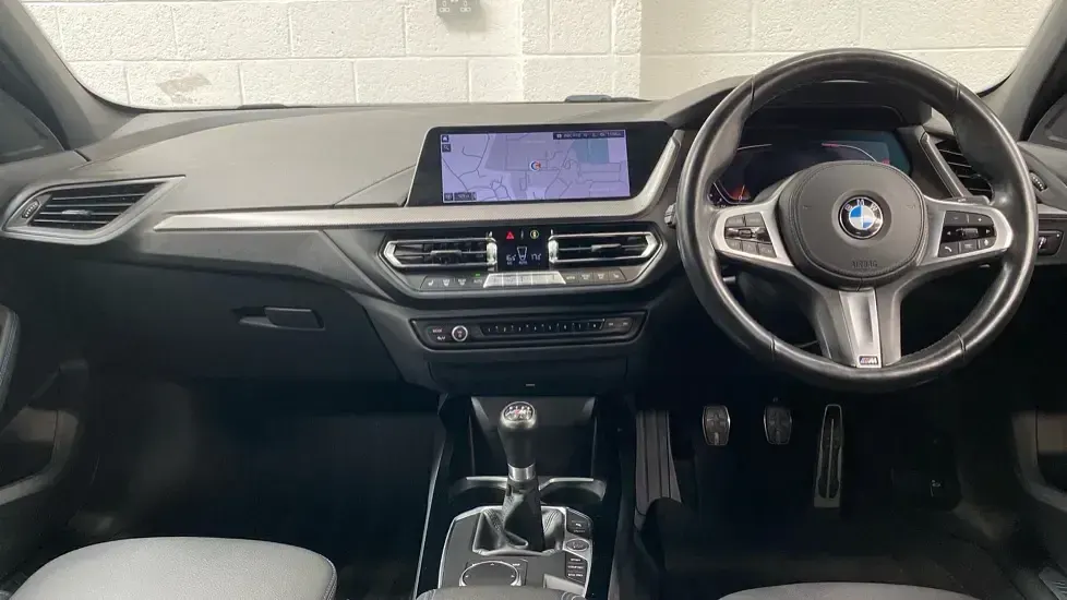 Used BMW 118 M Sport 136 HP (100 kW) 2022 White Hatchback