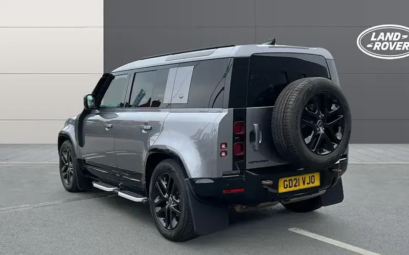 Used Land Rover Defender SE Dynamic 249 HP (183 kW) 2025 SUV