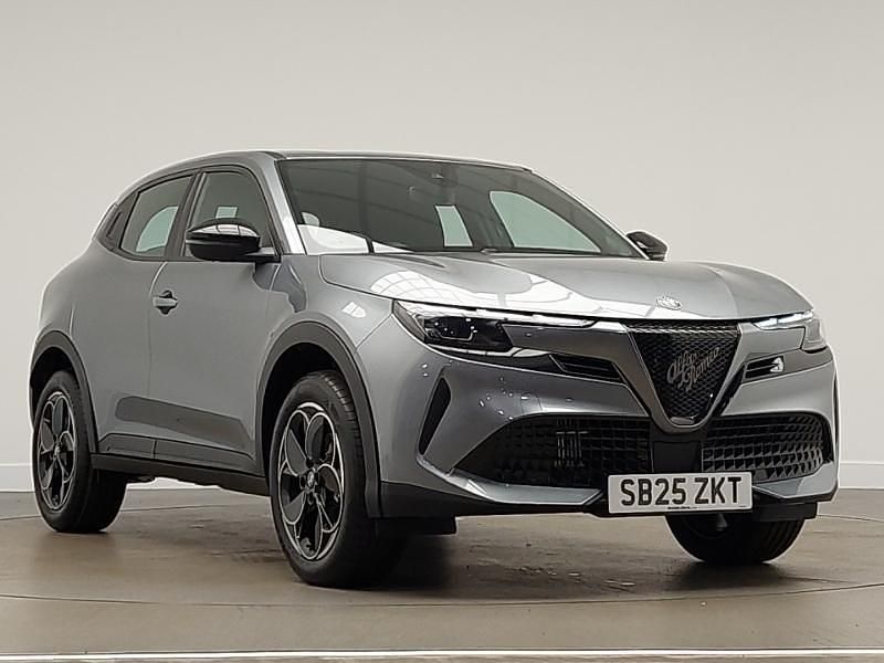 Metallic arese grey New 2025 Alfa Romeo GT Junior Hatchback | £24,998 (Fair price) - Image 1/4