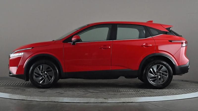 Used Nissan Qashqai Acenta Premium 140 HP (102 kW) 2022 Red SUV