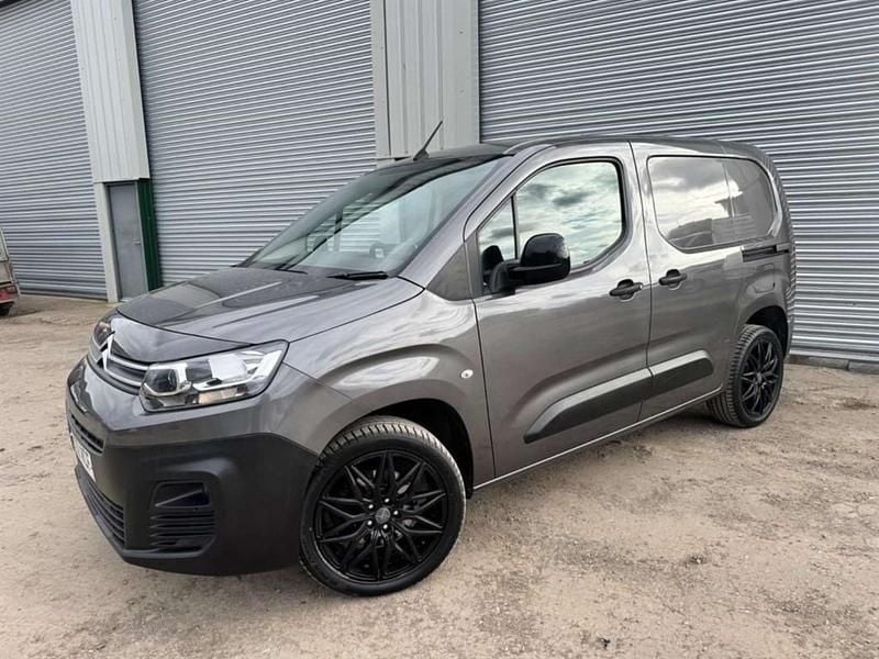 Used Citroën Berlingo 100 HP (73 kW) 2022 Grey MPV