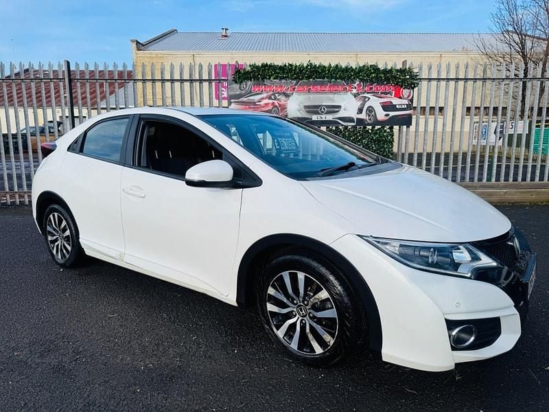 White Used 2015 Honda Civic SE Plus Hatchback | £5,995 (Fair price) - Image 1/4