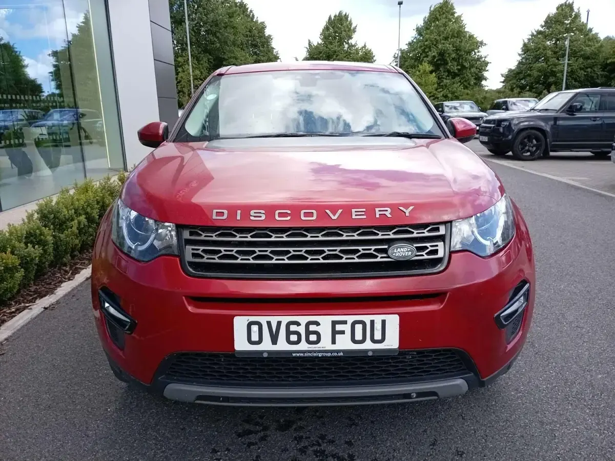Used Land Rover Discovery Sport SE 180 HP (132 kW) 2016 Red SUV