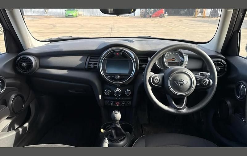 Used Mini ONE Comfort 101 HP (74 kW) 2020 Silver Hatchback