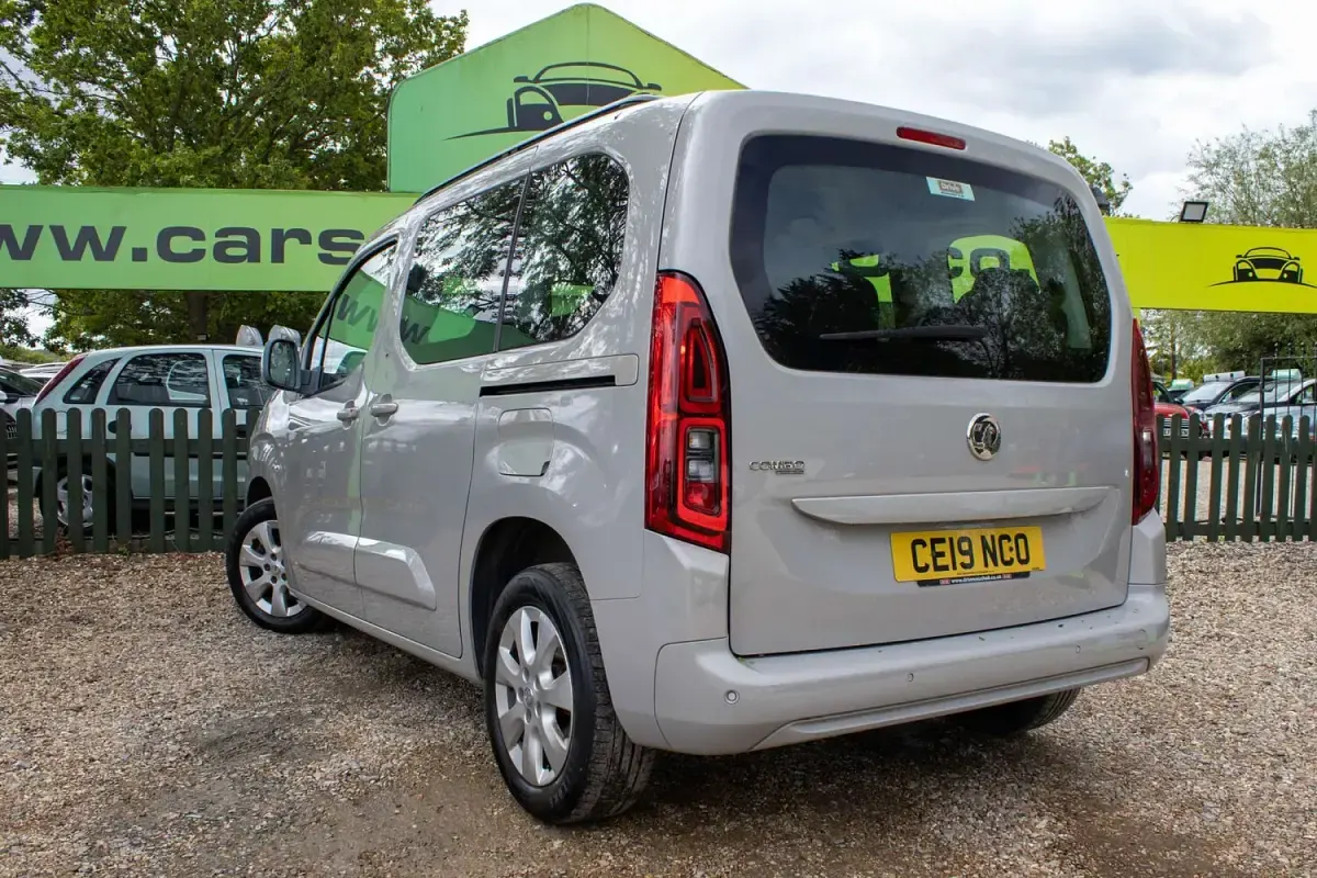 Used Vauxhall Combo S 110 HP (80 kW) 2019 Grey MPV