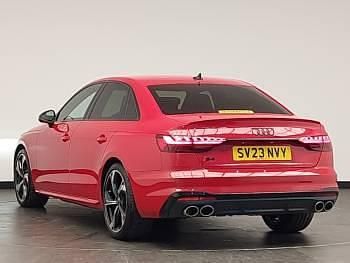 Begagnad Audi A4 Black Edition 341 HK (250 kW) 2023 Röd Sedan