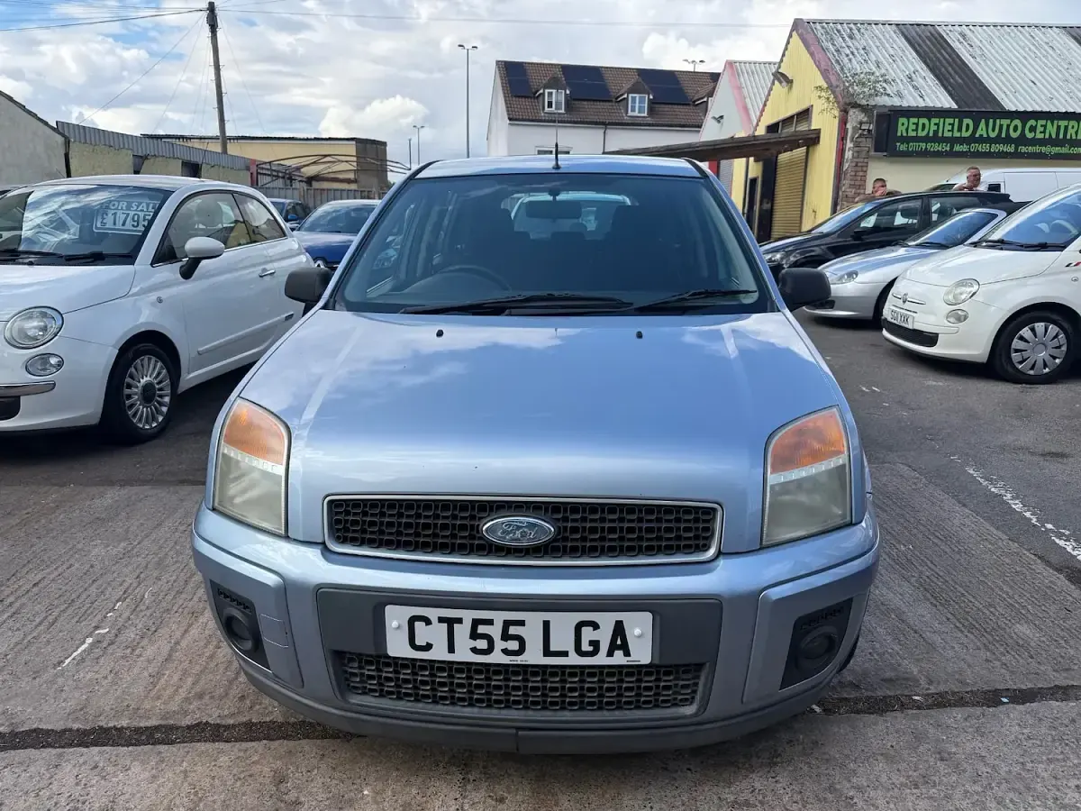 Used Ford Fusion Zetec 80 HP (58 kW) 2006 Blue Hatchback