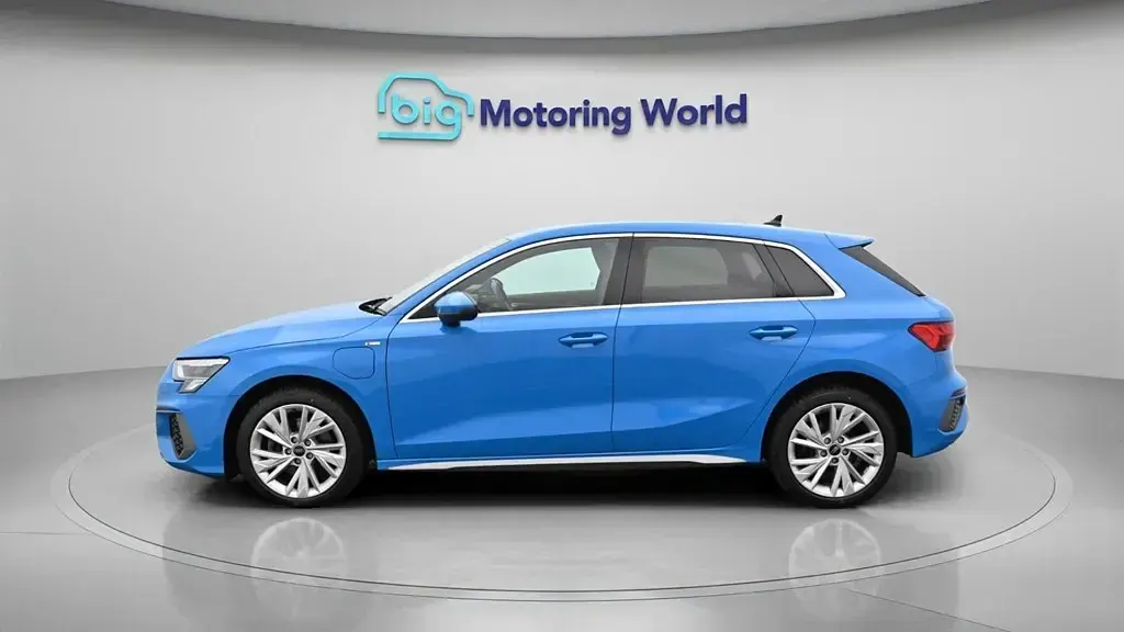 Used Audi A3 Sportback S-Line 204 HP (150 kW) 2024 Blue Hatchback