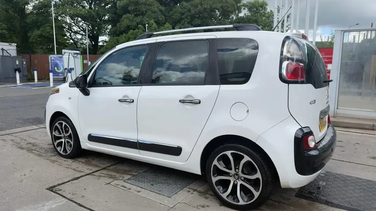 Used Citroën C3 Picasso Platinum 100 HP (73 kW) 2016 White MPV