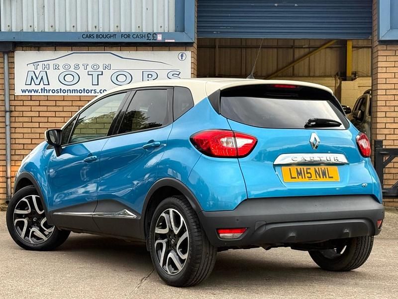 Used Renault Captur Dynamique 90 HP (66 kW) 2015 Blue SUV