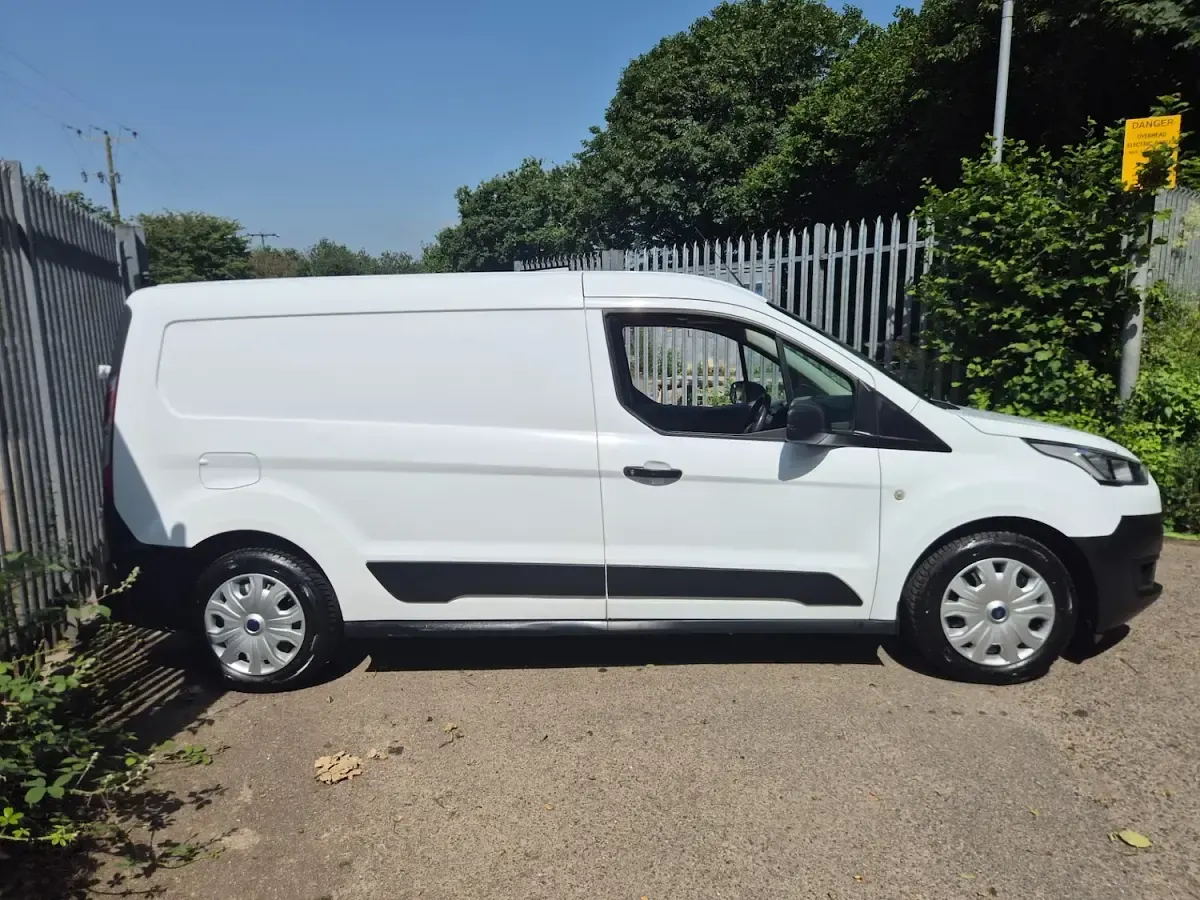 Used Ford Transit 100 HP (73 kW) 2018 White Van
