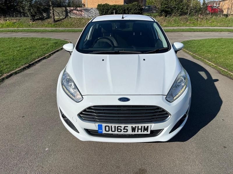 Used Ford Fiesta Titanium 2015 White Hatchback