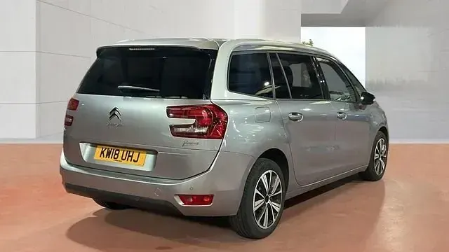 Usado Citroën Grand C4 Picasso Feel 130 HP (95 kW) 2018 Cinzento Monovolume