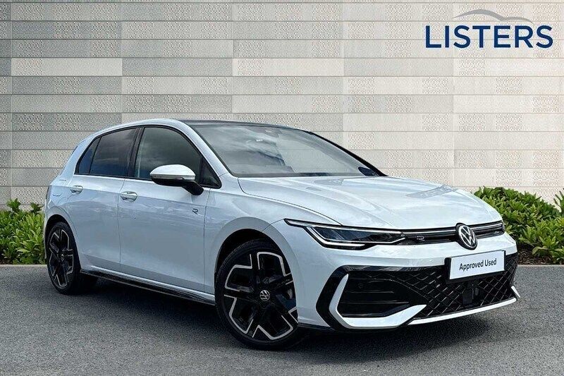 Oryx white motherofpearl New 2024 VW Golf VIII R-line Hatchback | £31,990 (Expensive) - Image 1/4
