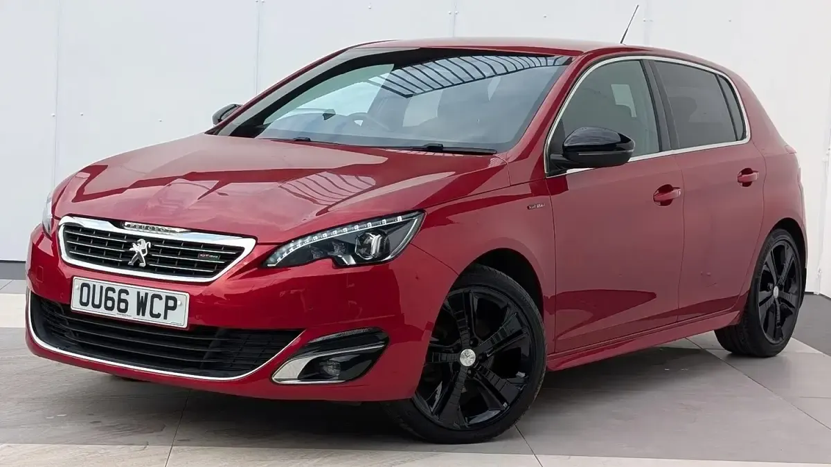 Used Peugeot 308 GT-line 130 HP (95 kW) 2017 Red Hatchback