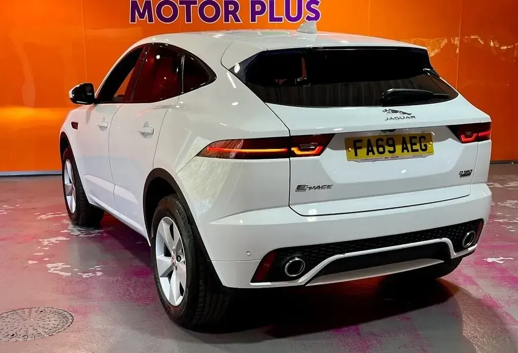 Używany Jaguar E-Pace R-Dynamic 180 KM (132 kW) 2019 Biały SUV