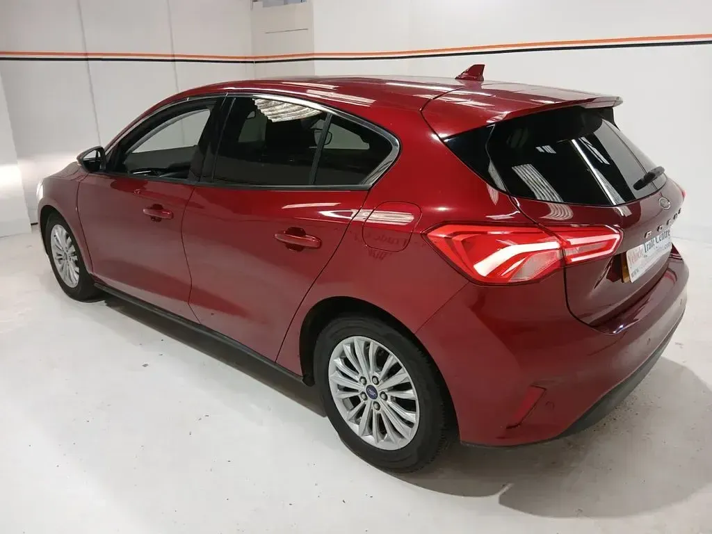 Used Ford Focus Titanium 125 HP (91 kW) 2019 Red Hatchback