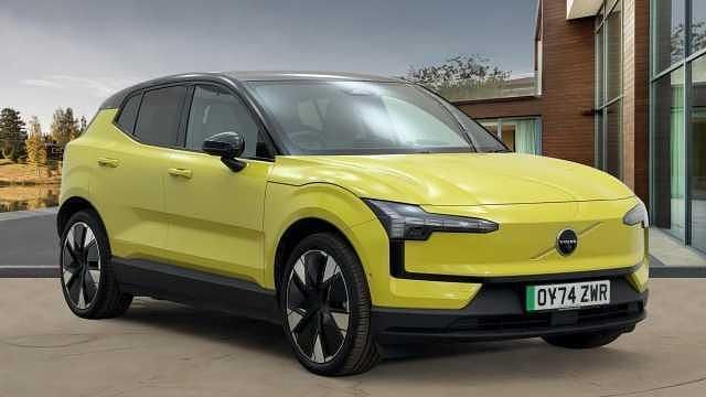 Used 2025 Volvo EX30 Performance SUV | £31,790 (Good price) - Image 1/4