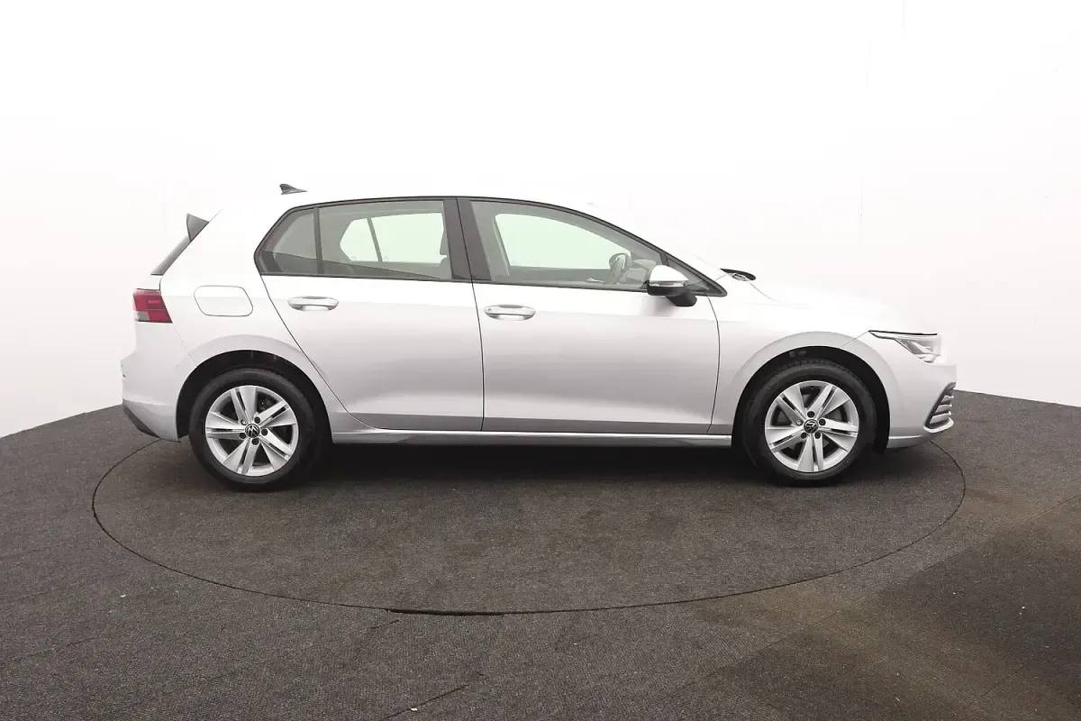 Used VW Golf VII Life 110 HP (80 kW) 2021 Silver Hatchback