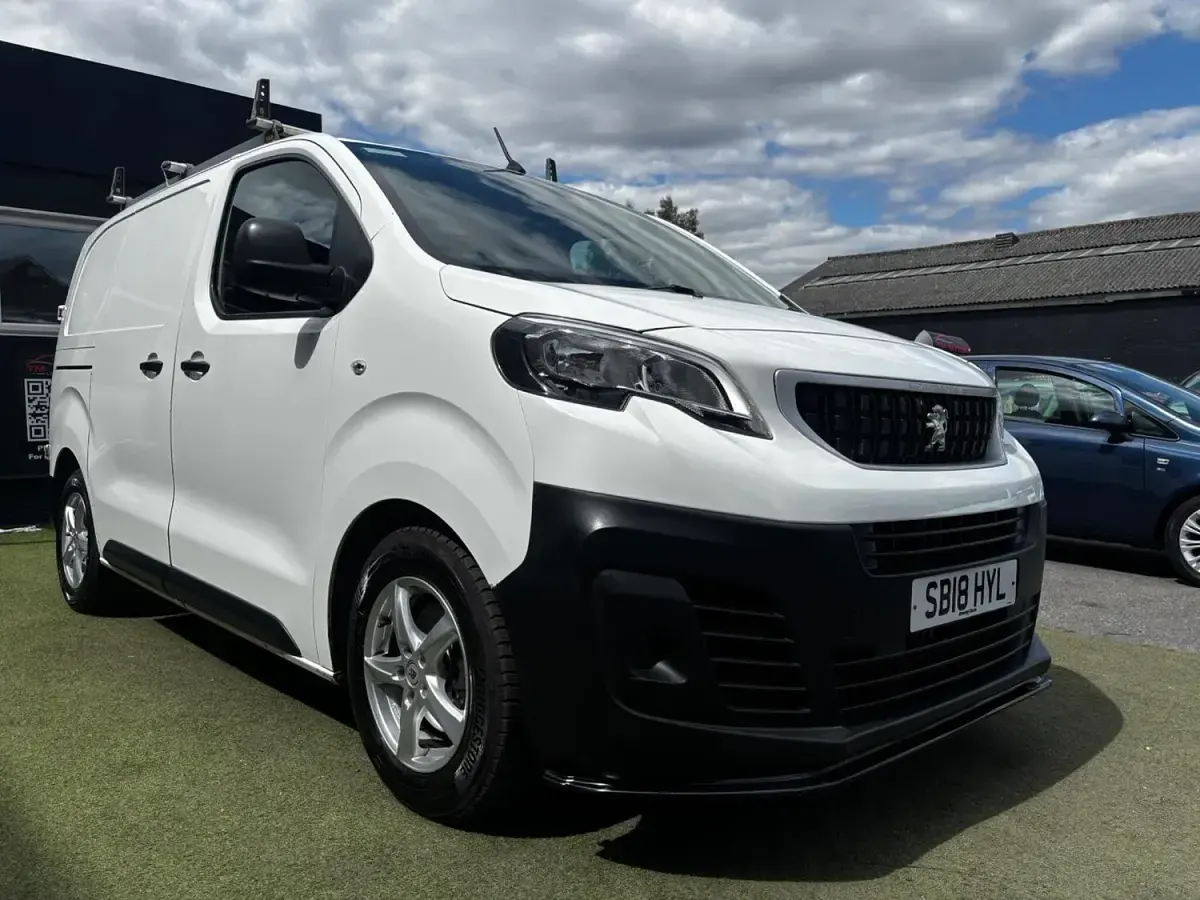 Used Peugeot Expert 2018 White Van