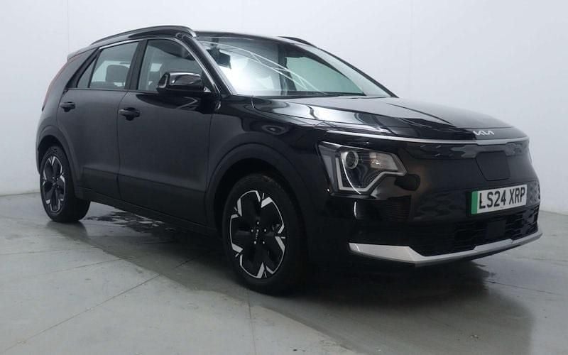 Used 2025 Kia Niro SUV | £20,000 (Good price) - Image 1/2