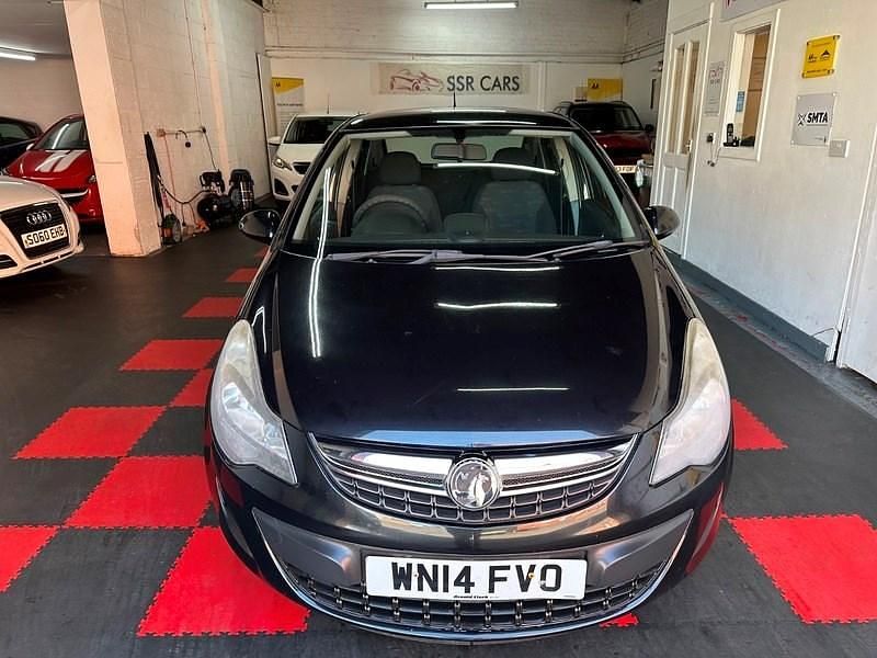 Used Vauxhall Corsa Design Edition 75 HP (55 kW) 2014 Black Hatchback