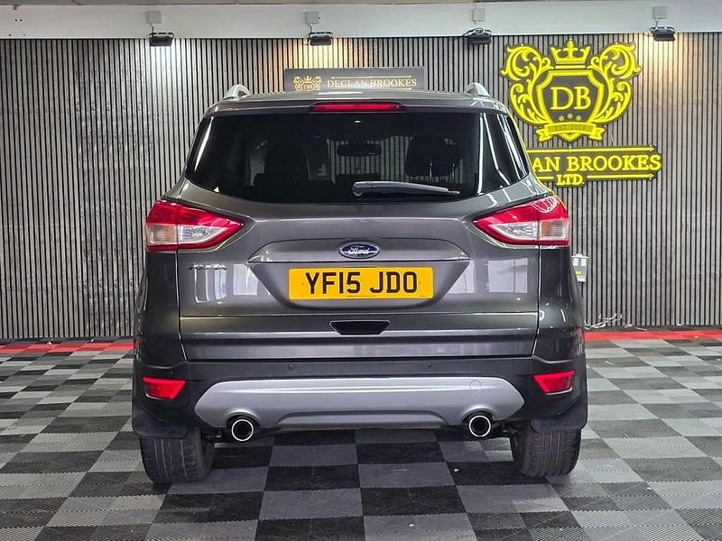Usado Ford Kuga Titanium 2015 Gris SUV
