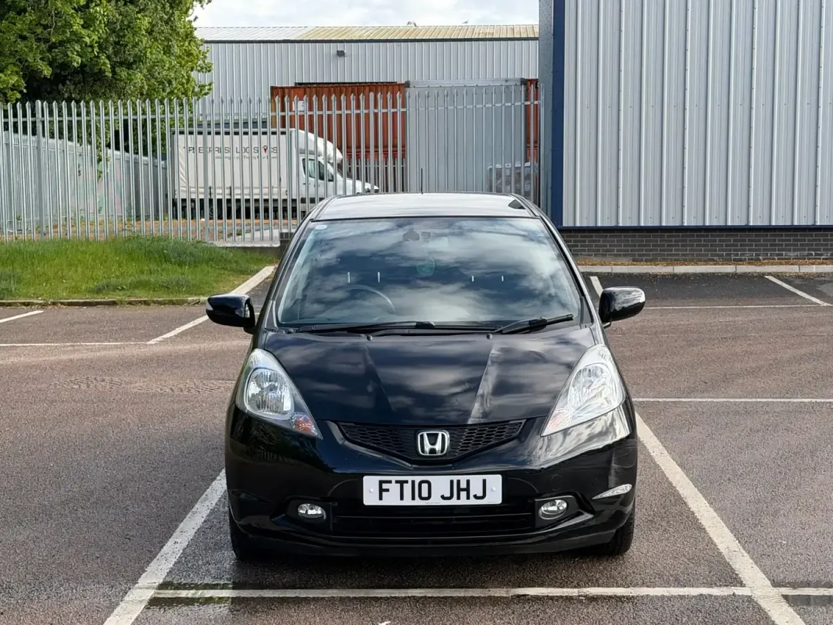 Używany Honda Jazz EX 100 KM (73 kW) 2010 Czarny Hatchback