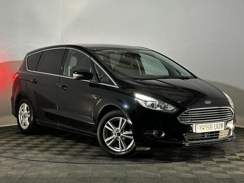 Black Used 2016 Ford S-MAX Titanium MPV | £6,495 (Good price) - Image 1/4
