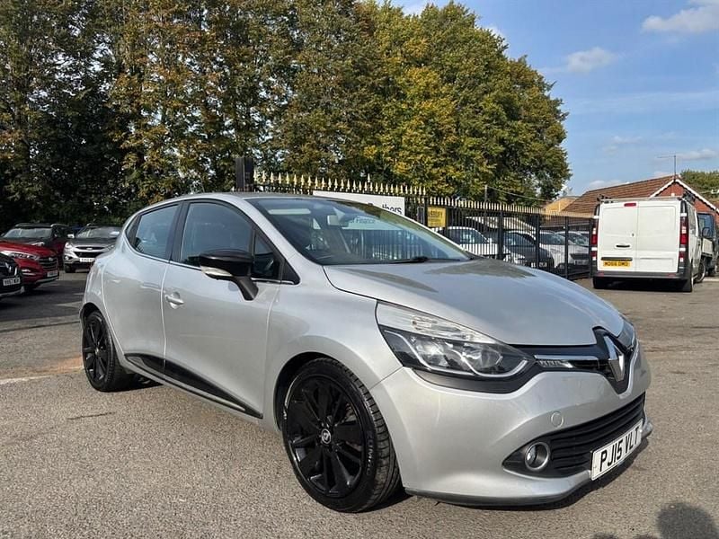 Silver Used 2015 Renault Clio IV Dynamique Hatchback | £7,990 (Fair price) - Image 1/4