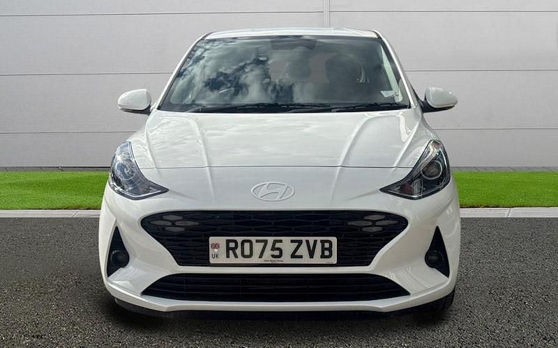Used Hyundai i10 Premium 79 HP (58 kW) 2025 White Hatchback