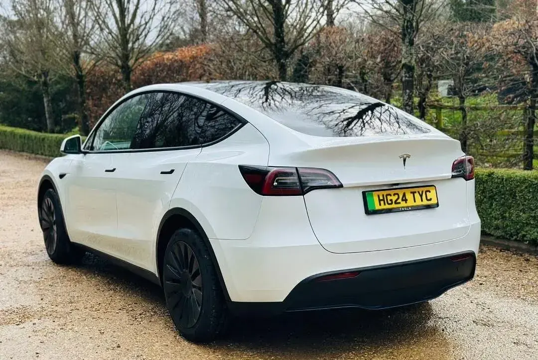 Used Tesla Model Y RWD 219 kW (299 HP) 2024 White SUV