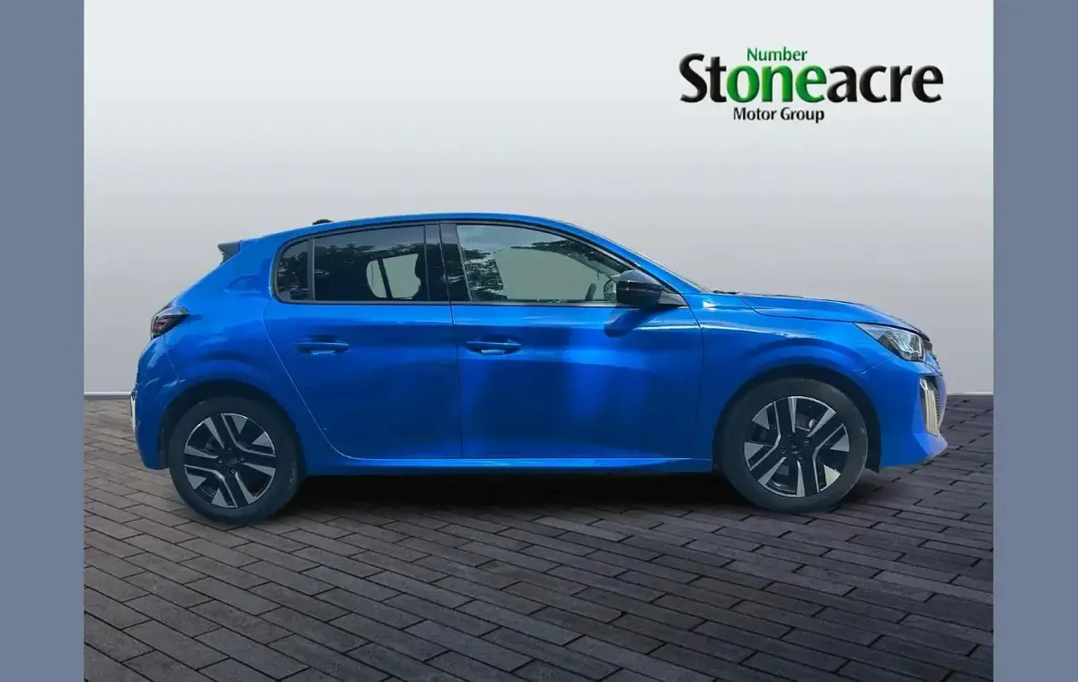 Used Peugeot 208 Allure 101 HP (74 kW) 2025 Blue Hatchback
