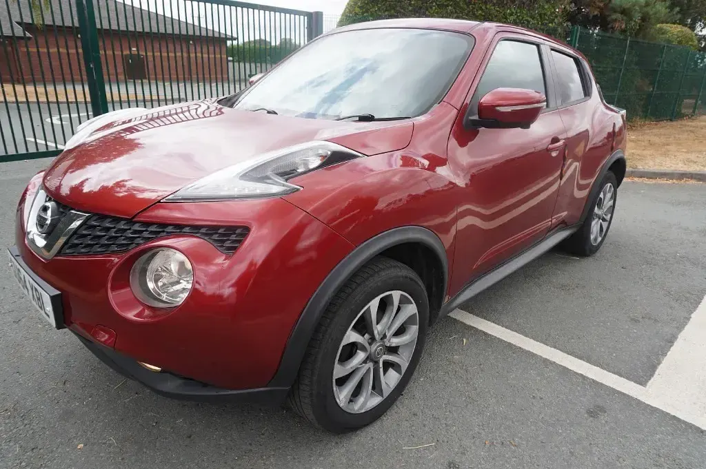 Used Nissan Juke Tekna 110 HP (80 kW) 2014 Red SUV