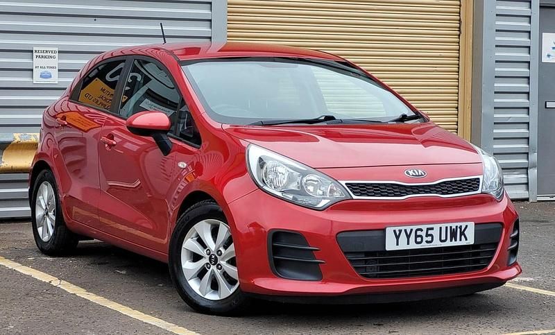 Red Used 2015 Kia Rio Hatchback | £4,999 (Fair price) - Image 1/4