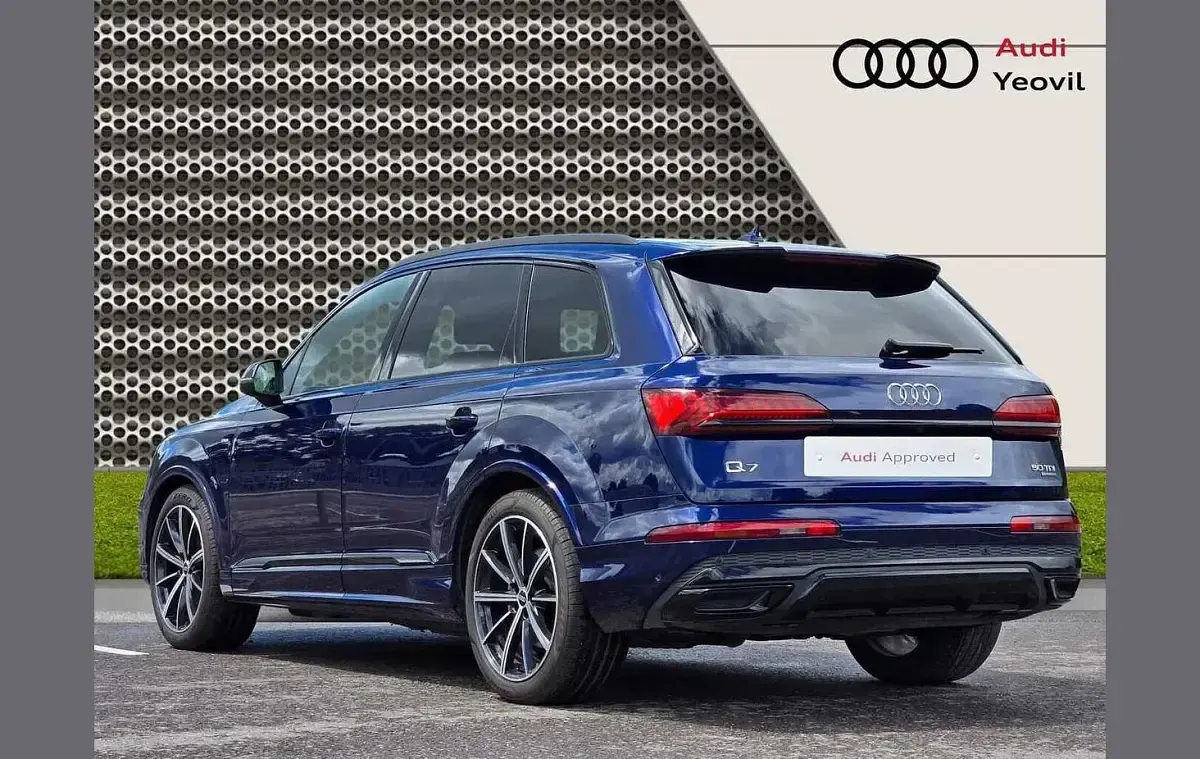 Used Audi Q7 Black Edition 281 HP (206 kW) 2022 Blue SUV