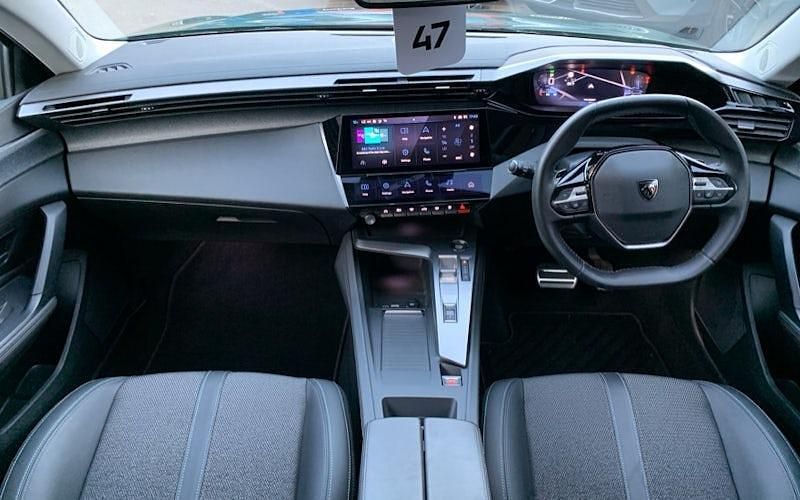 Used Peugeot 308 Allure Premium 131 HP (96 kW) 2023 Green Hatchback